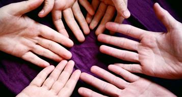 hands-photo-by-sharon-mccutcheon-on-unsplash