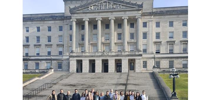 su-dtiroler-delegation-vor-parlament-jfif